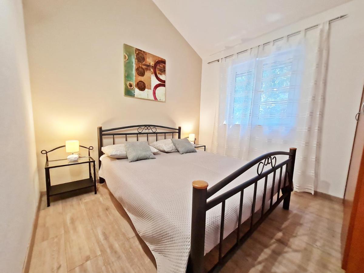 Apartment Ivana Borak 오미스 외부 사진