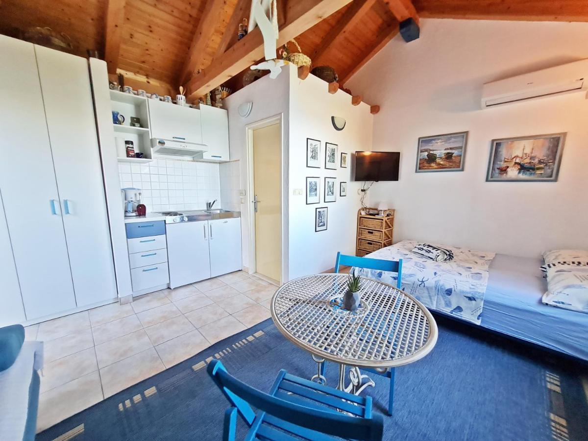 Apartment Ivana Borak 오미스 외부 사진