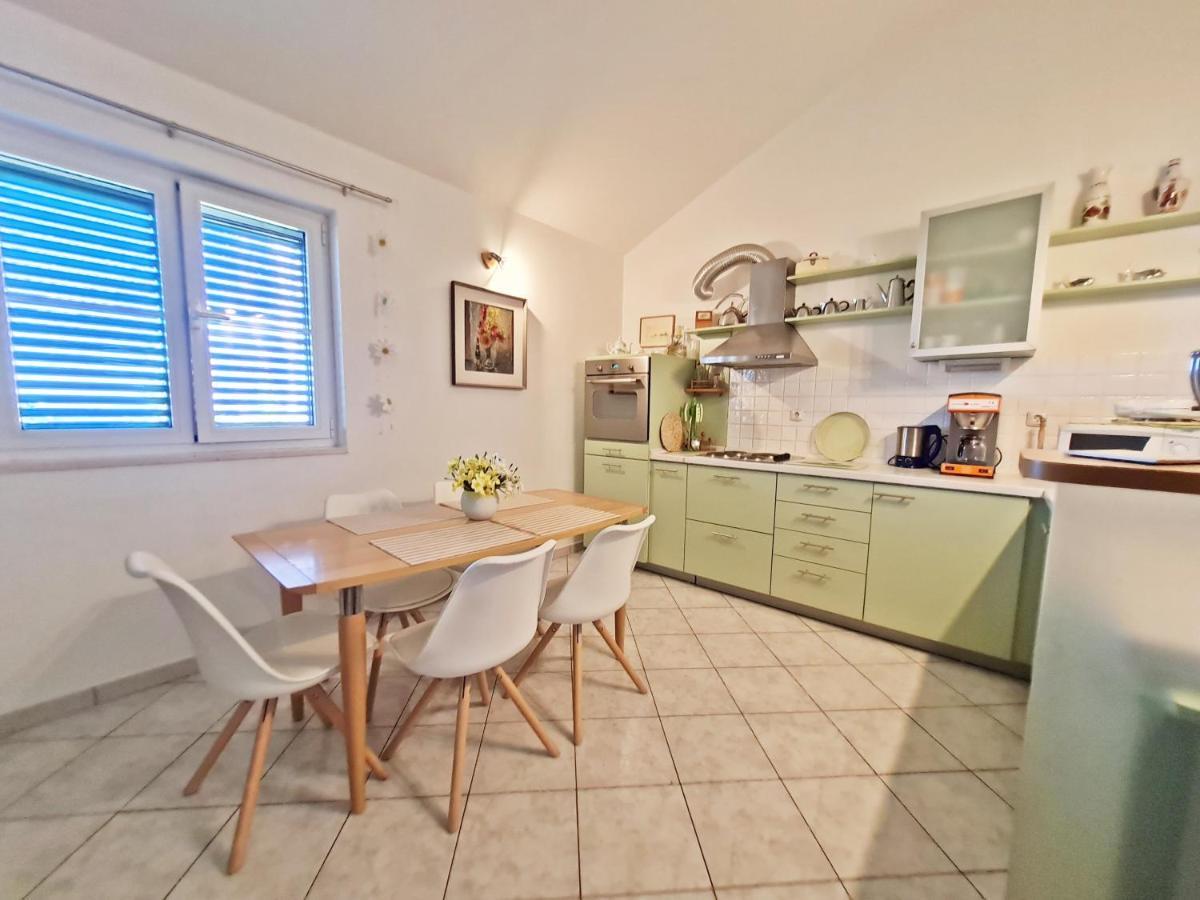 Apartment Ivana Borak 오미스 외부 사진